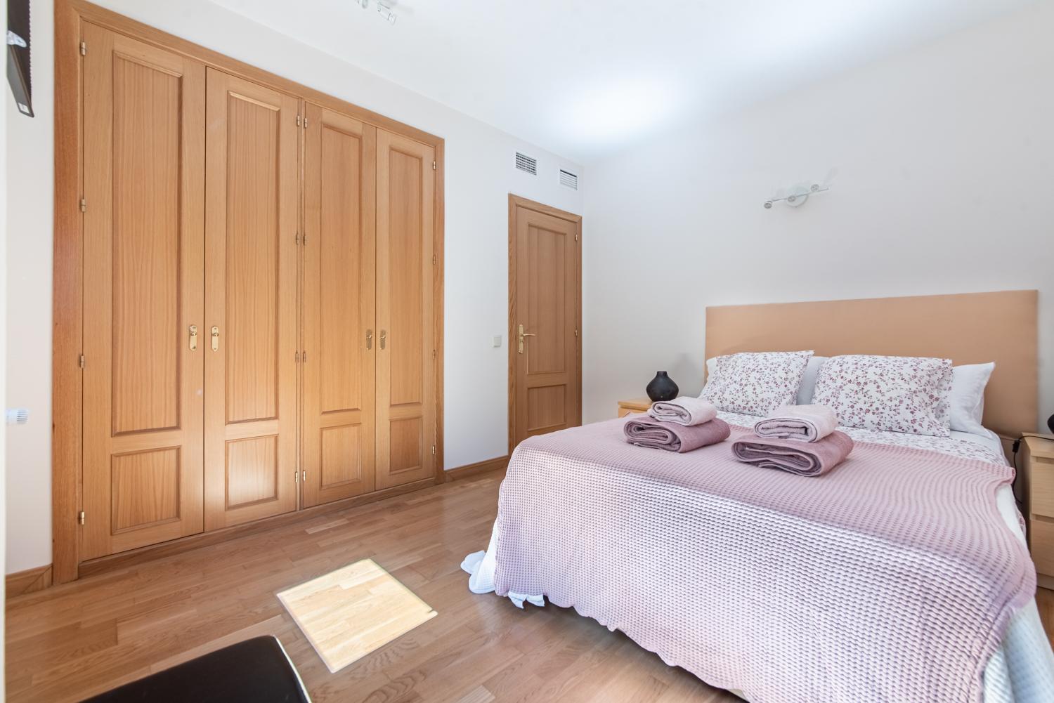 Ferienhaus Luxury Pool And Free Parking Gran Via Madrid Centro Zbe *