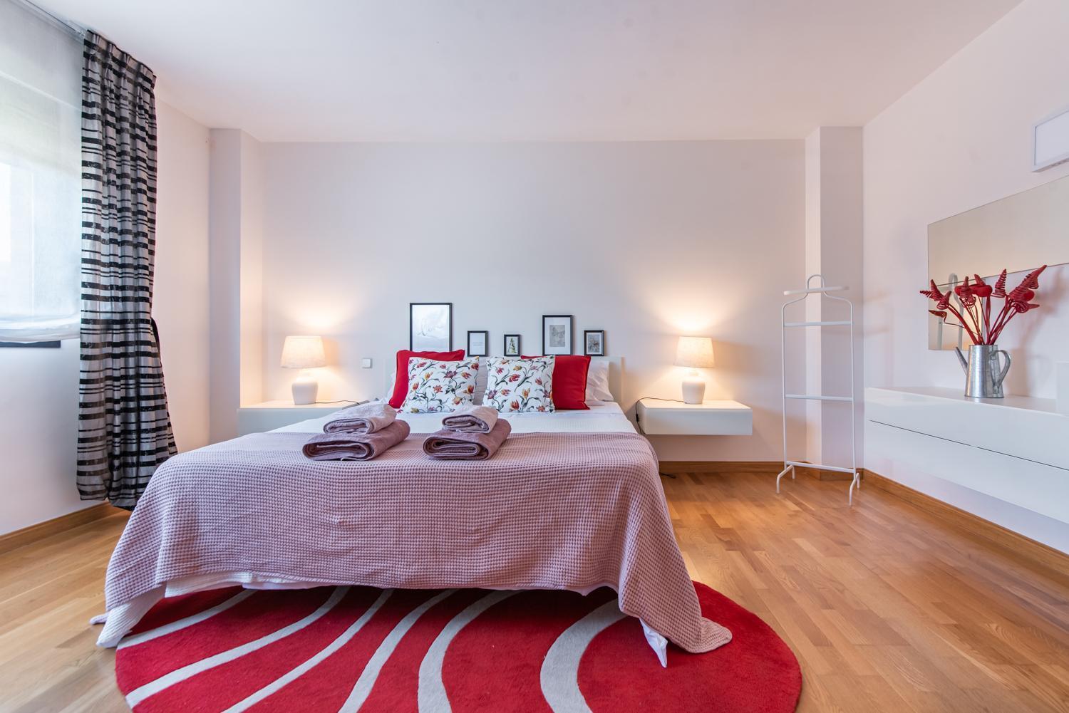 Luxury Pool And Free Parking Gran Via Madrid Centro Zbe Ferienhaus